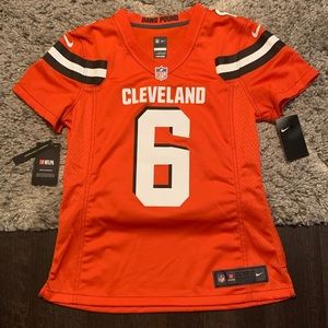 Brand new with tags size large women’s Cleveland Browns jersey.  Give as a gift!